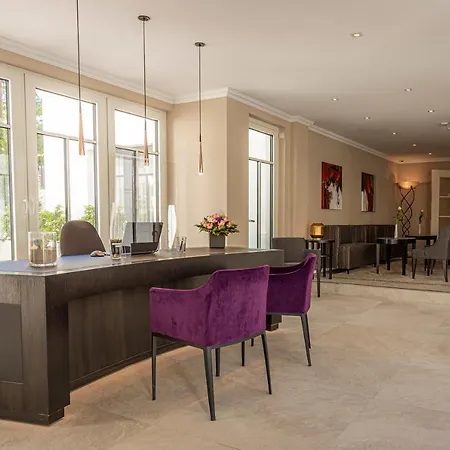 Отель Strandhotel Fontana