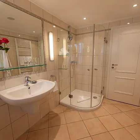 Strandhotel Fontana מלון 4*