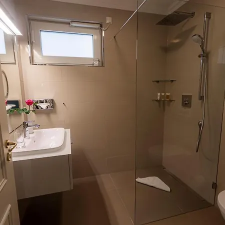 מלון Strandhotel Fontana