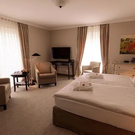 Отель Strandhotel Fontana 4*